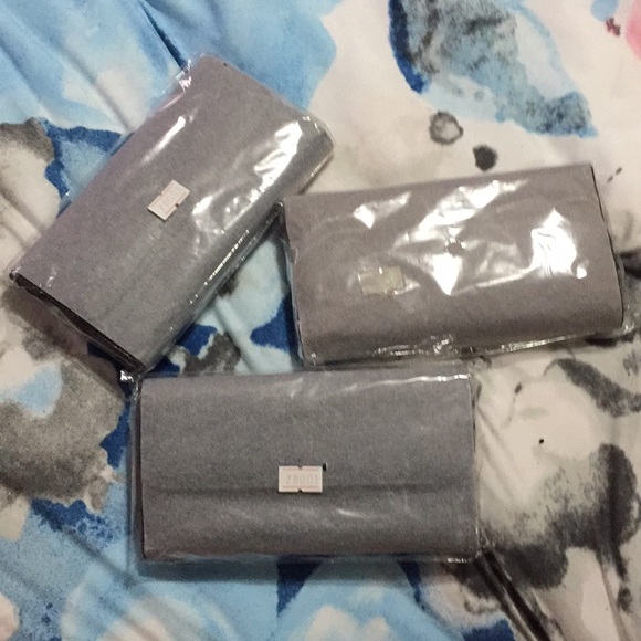 🌸 Brand new Banana Republic wallet 🌸 - Picture 7 of 7